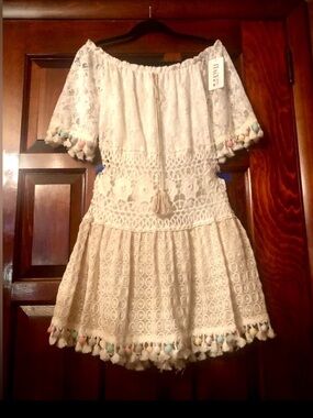 New NWT off white off shoulder lace bohemian lace dress size M/L